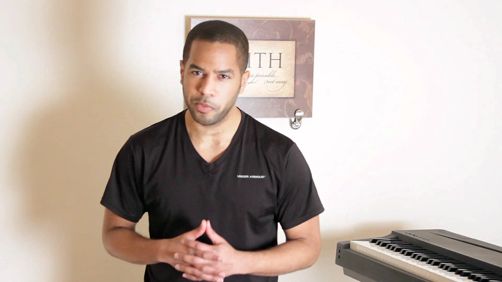 Voice Lesson: The best ways to Sing From The Diaphragm (Part 1).